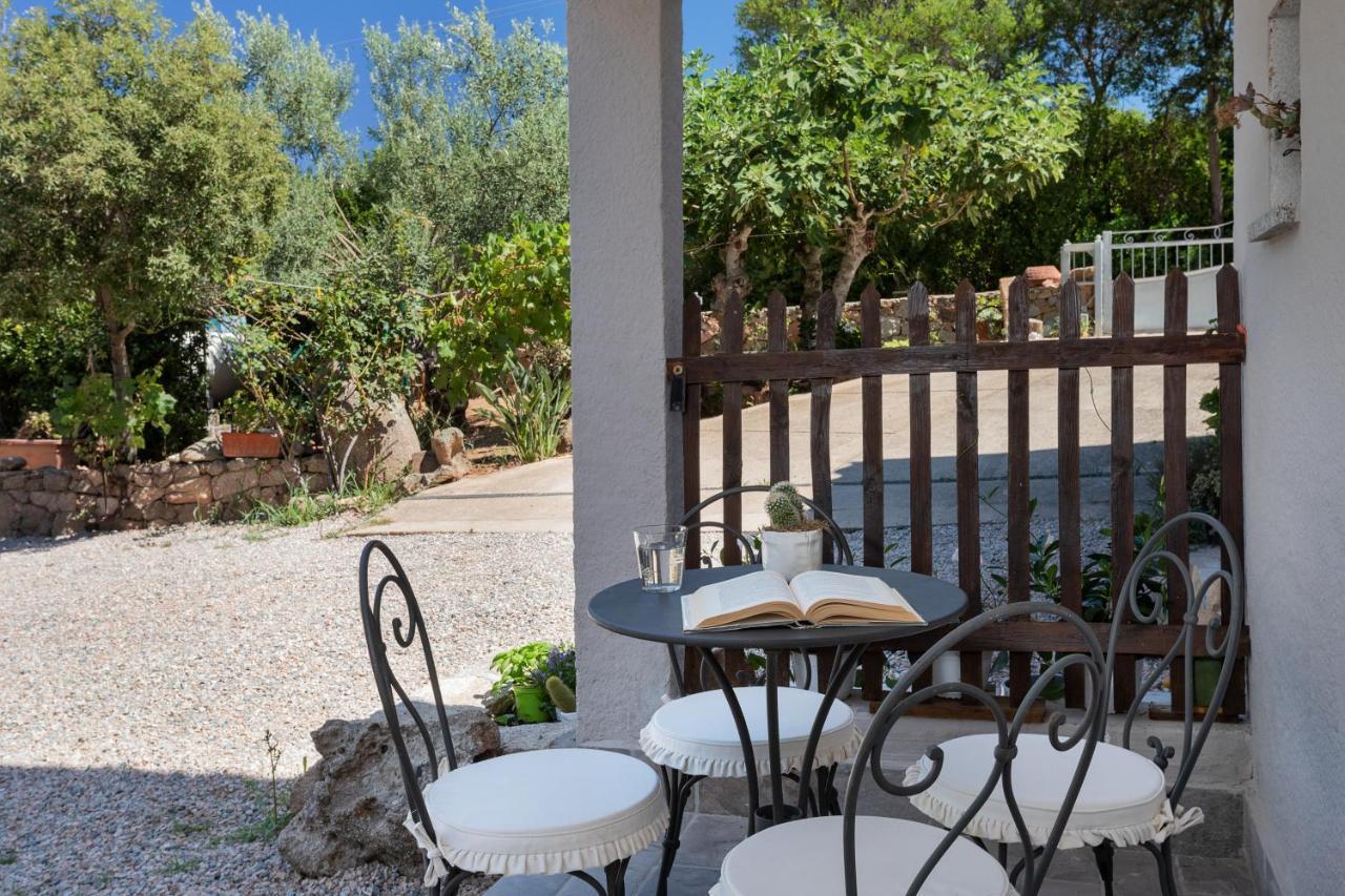 Bed and Breakfast Il Mirto Baja Cerdeña Exterior foto